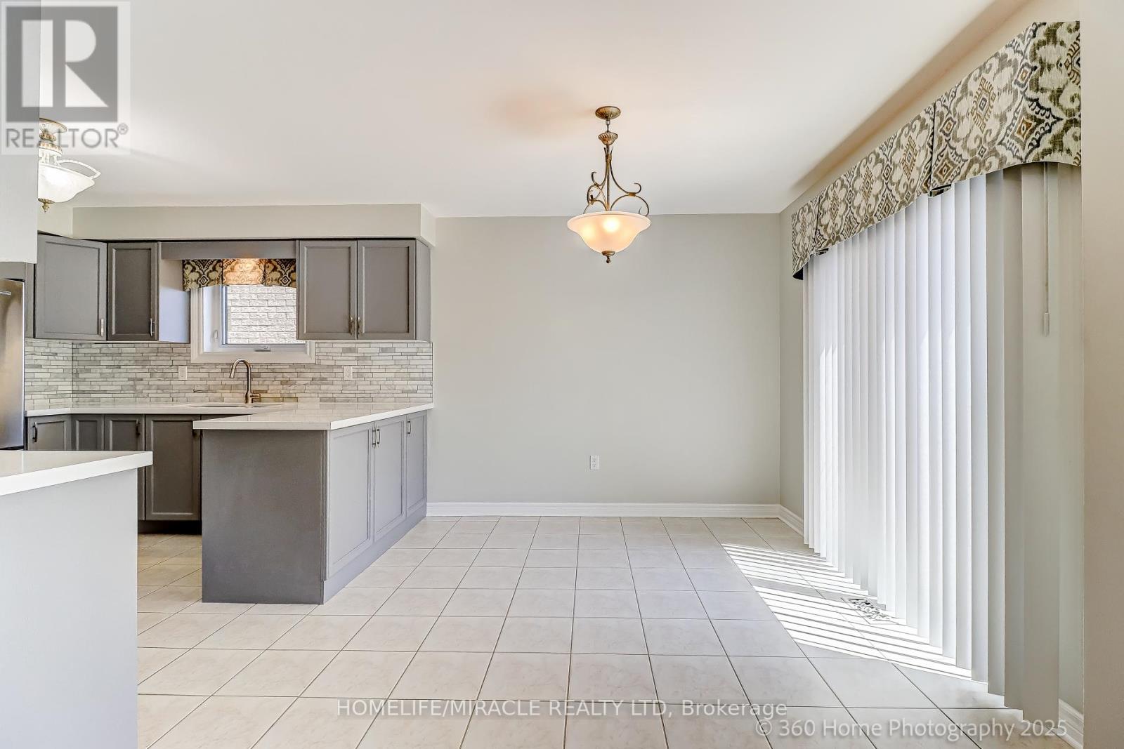 608 Driftcurrent Drive, Mississauga, Ontario  L4Z 4A4 - Photo 10 - W12301125