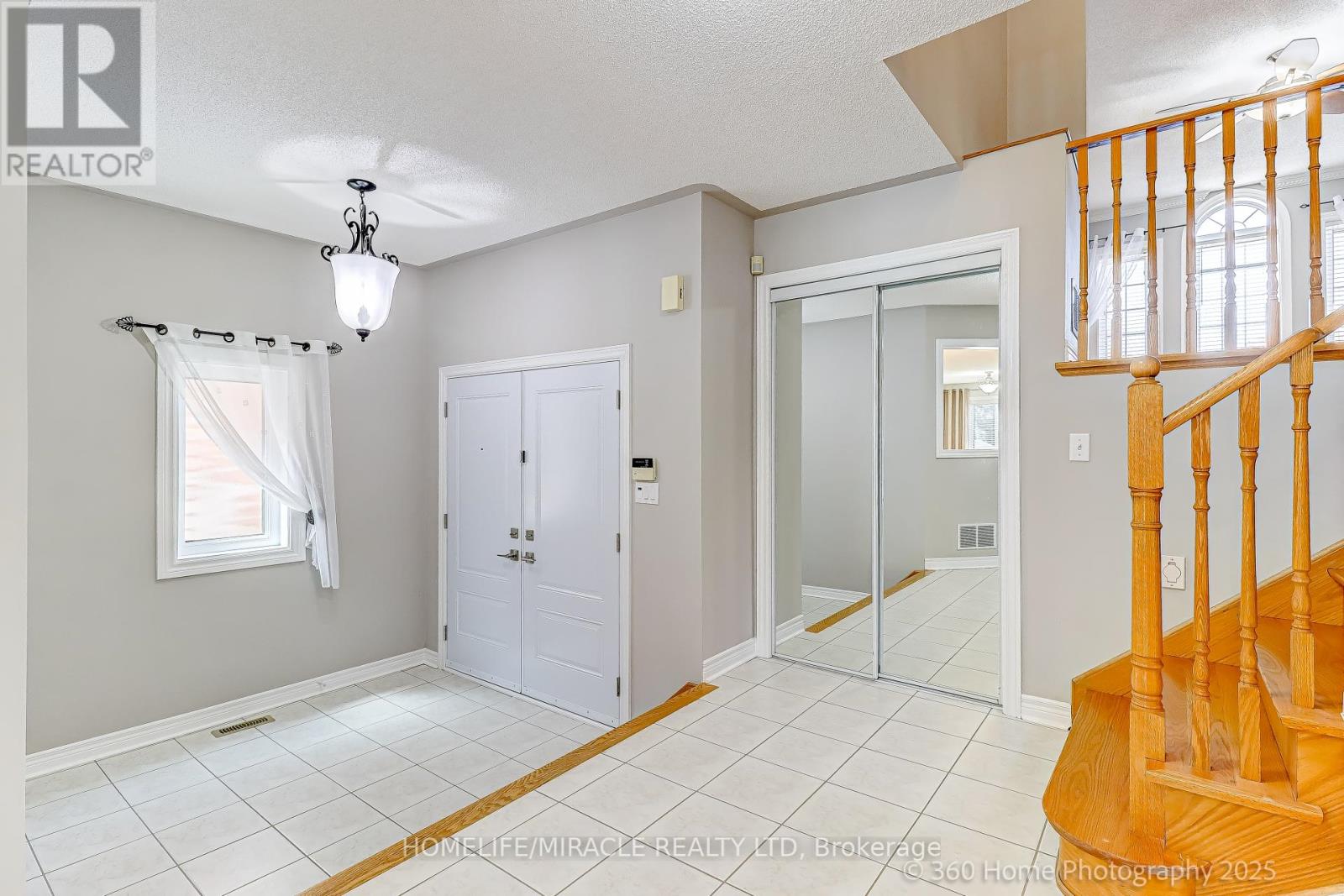 608 Driftcurrent Drive, Mississauga, Ontario  L4Z 4A4 - Photo 4 - W12301125
