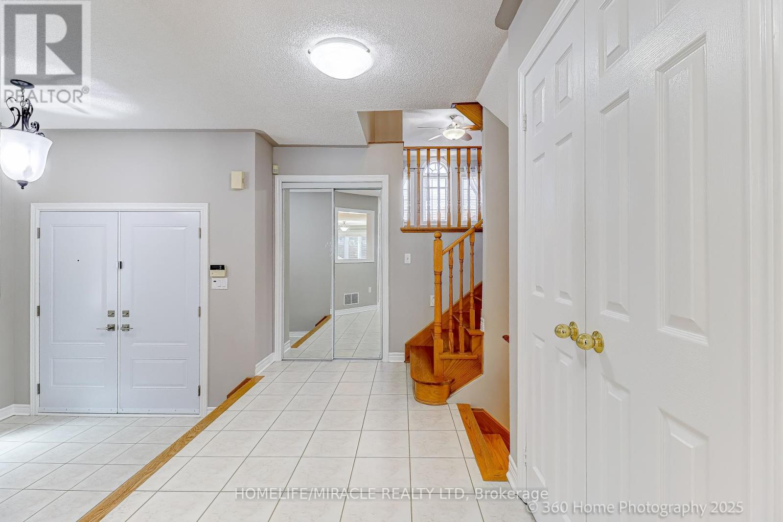 608 Driftcurrent Drive, Mississauga, Ontario  L4Z 4A4 - Photo 6 - W12301125