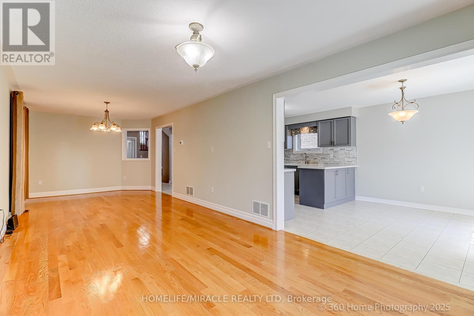 608 Driftcurrent Drive, Mississauga, Ontario  L4Z 4A4 - Photo 9 - W12301125