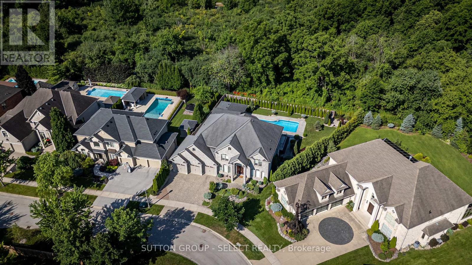 Property at 2142 VALLEYRUN BOULEVARD image 4