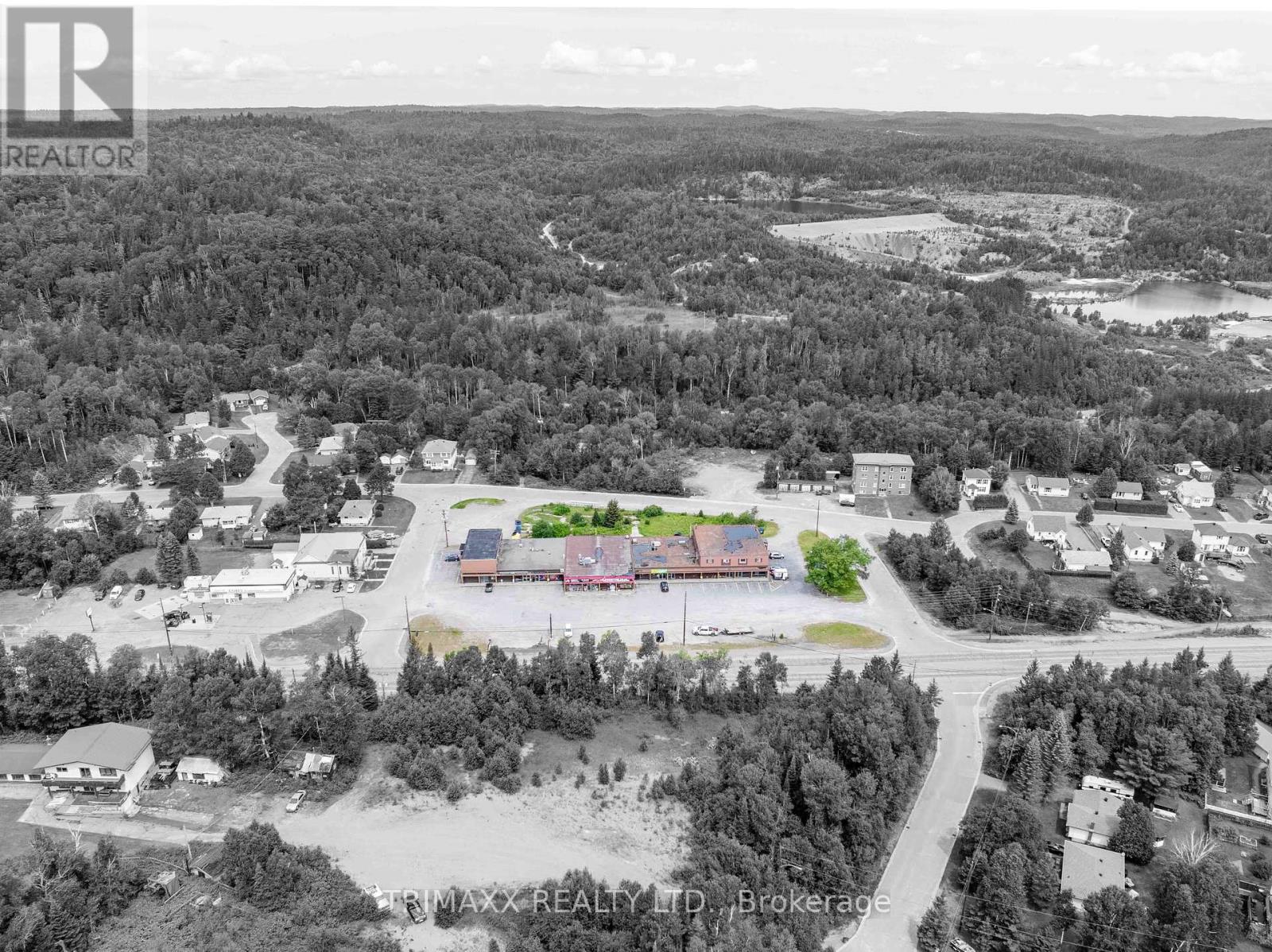 #7,#8,#9 - 6 Regional Road, Greater Sudbury (Onaping Falls), Ontario  P0M 2R0 - Photo 2 - X12301137