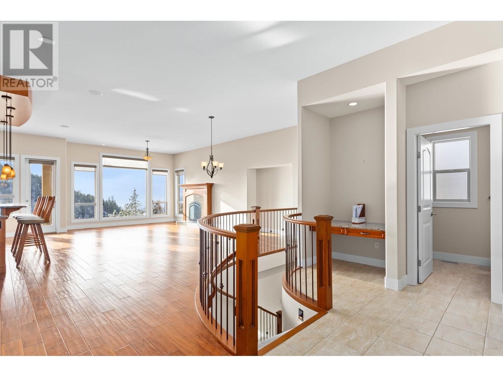 Property at 588 Harrogate Lane Unit# 17 image 3