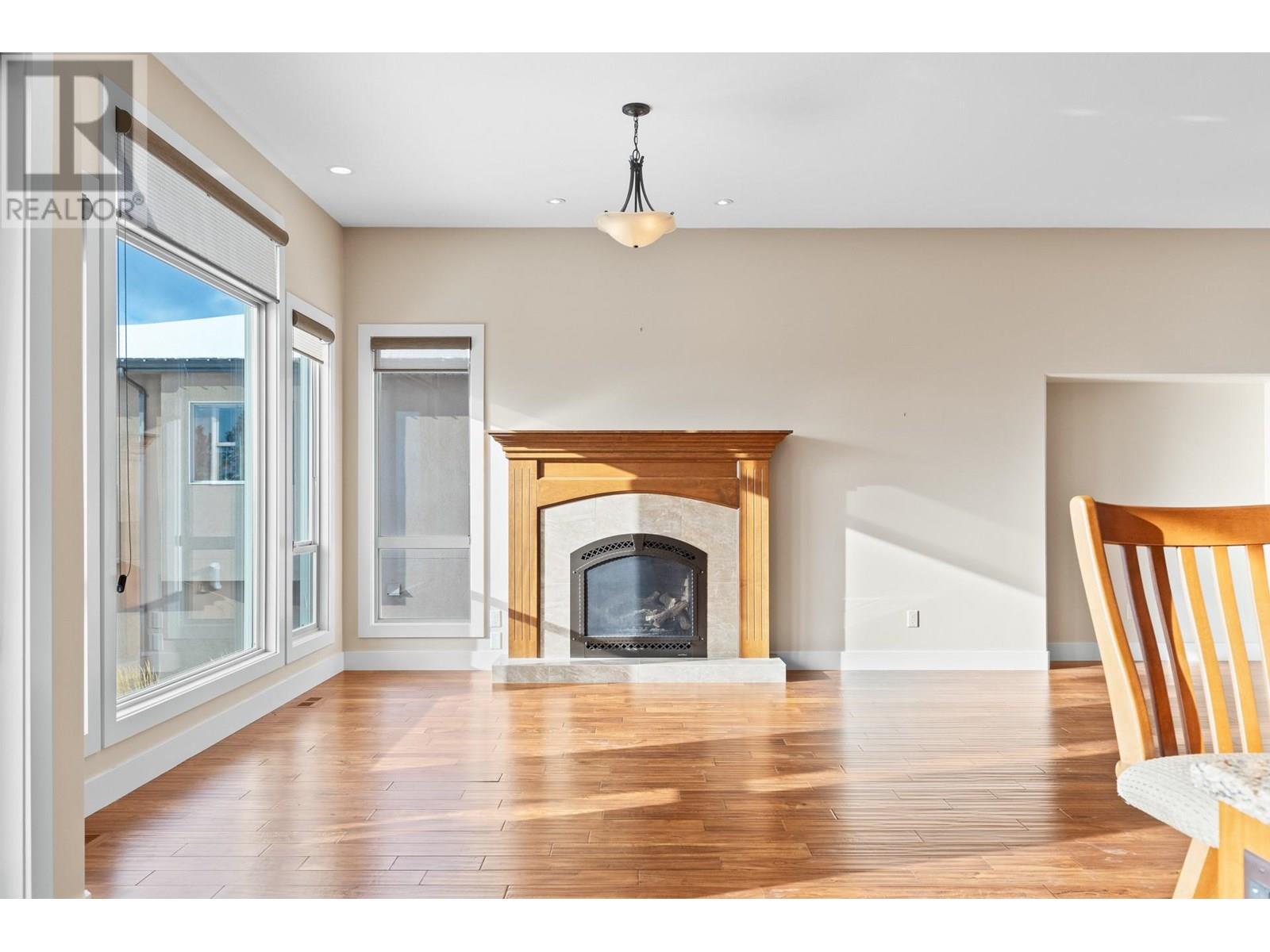 Property at 588 Harrogate Lane Unit# 17 image 5