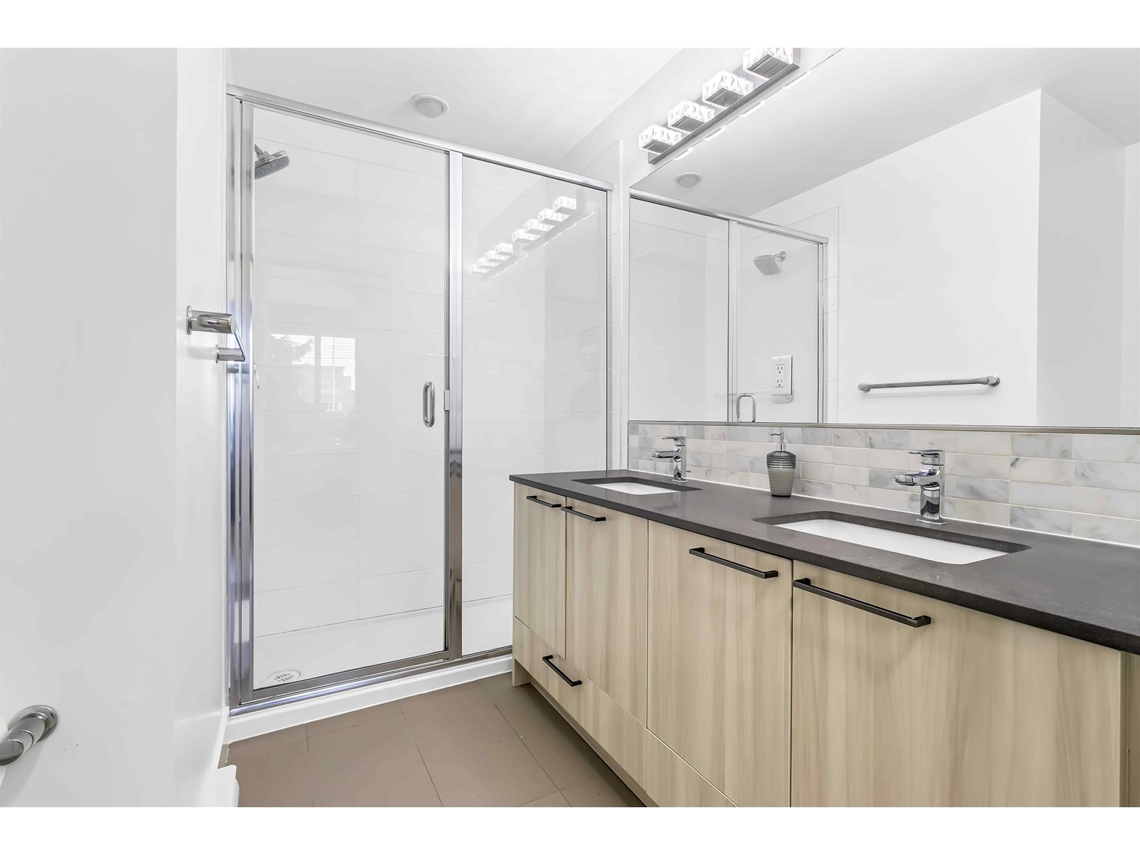 101 15628 104 Avenue, Surrey, British Columbia  V4N 2J3 - Photo 13 - R3028123