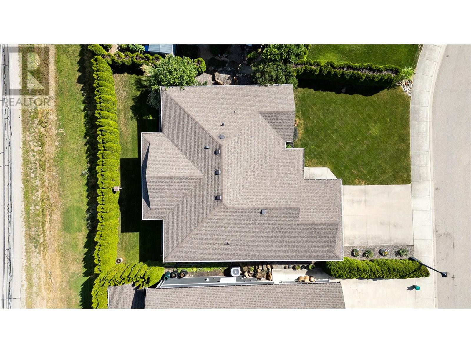 Property at 1151 23 Avenue SW image 2