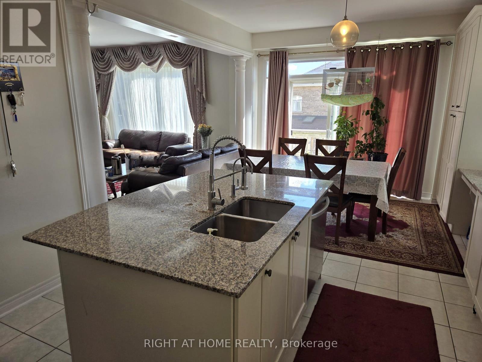 93 Oberfrick Avenue, Vaughan, Ontario  L6A 0N9 - Photo 13 - N12301167