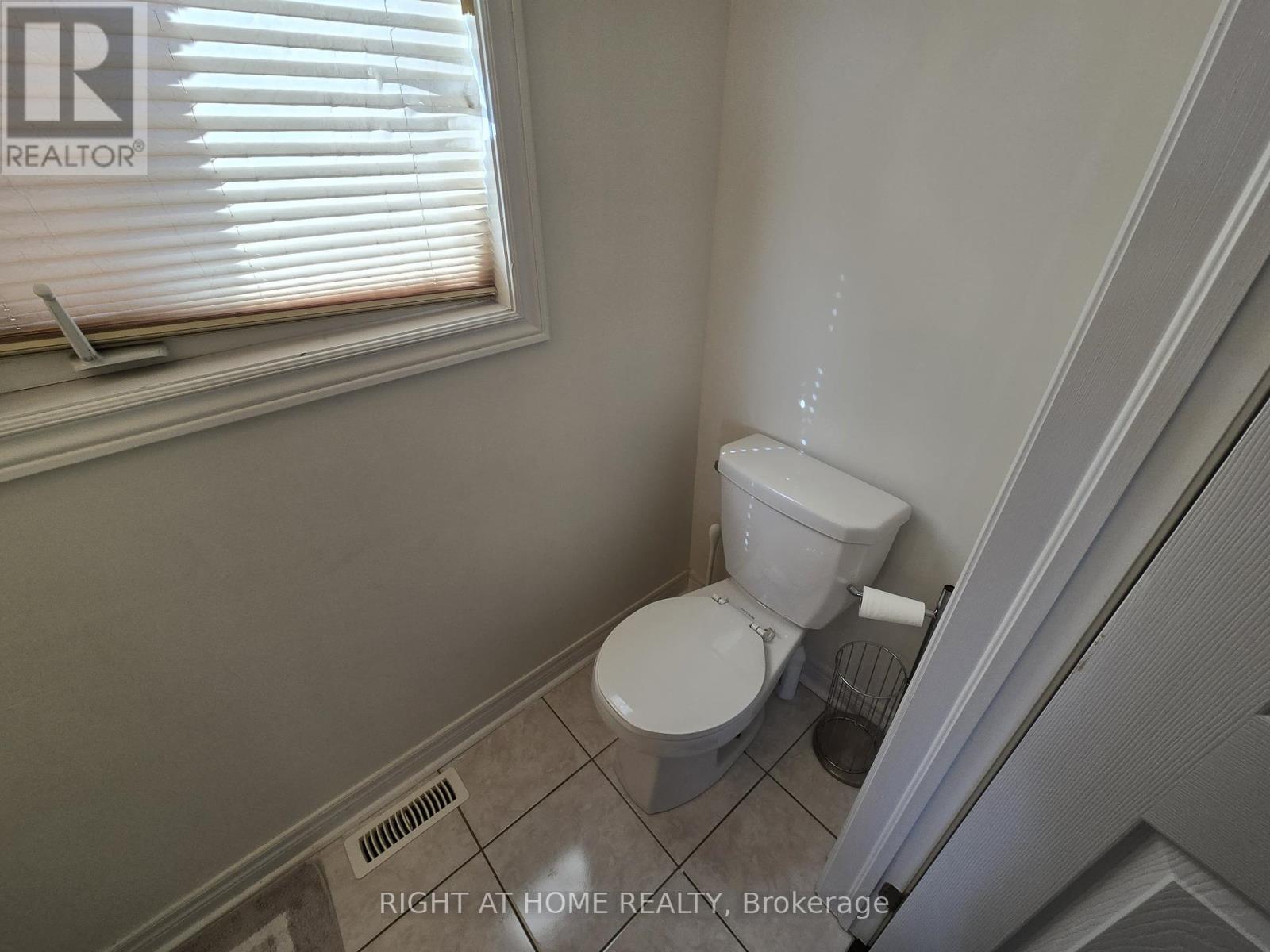 93 Oberfrick Avenue, Vaughan, Ontario  L6A 0N9 - Photo 18 - N12301167