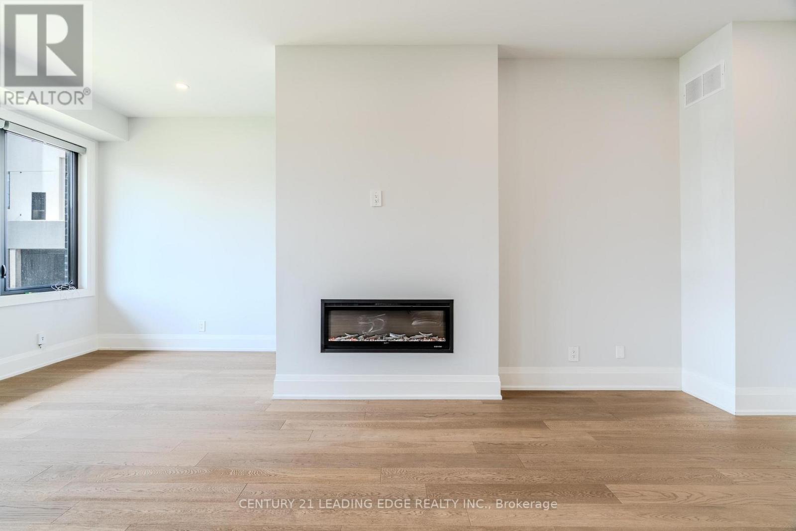 10 - 59 Charles Street, Newmarket, Ontario  L3Y 3V7 - Photo 10 - N12301180