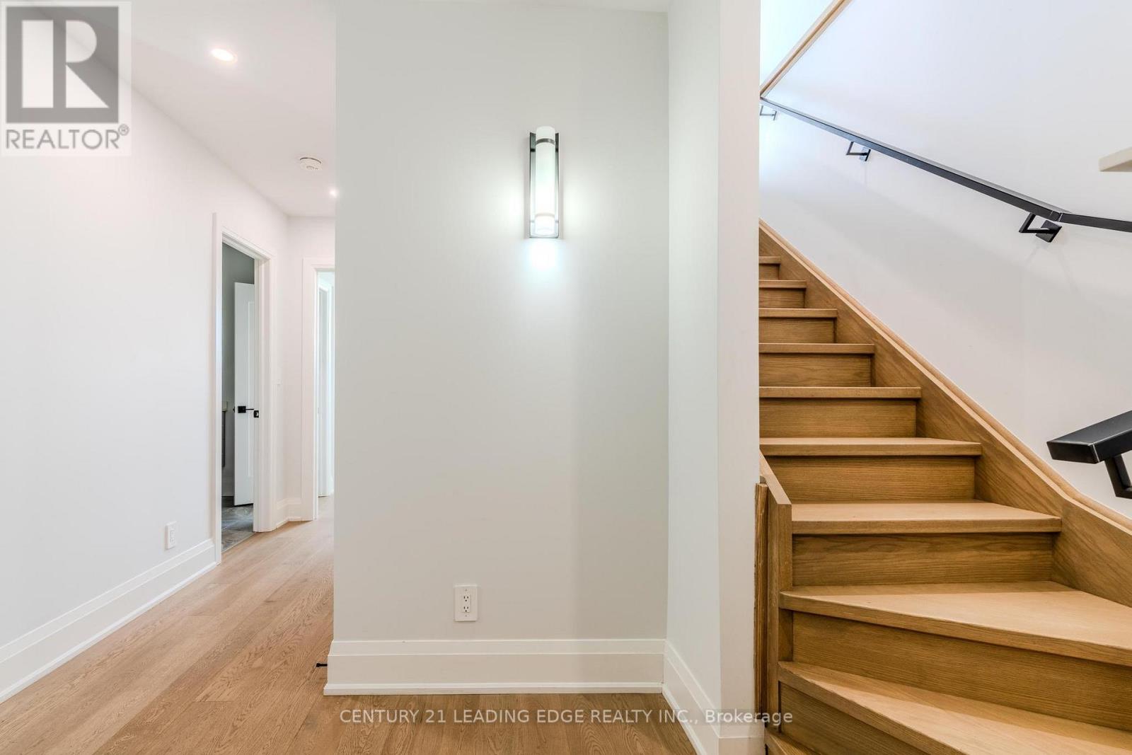 10 - 59 Charles Street, Newmarket, Ontario  L3Y 3V7 - Photo 14 - N12301180