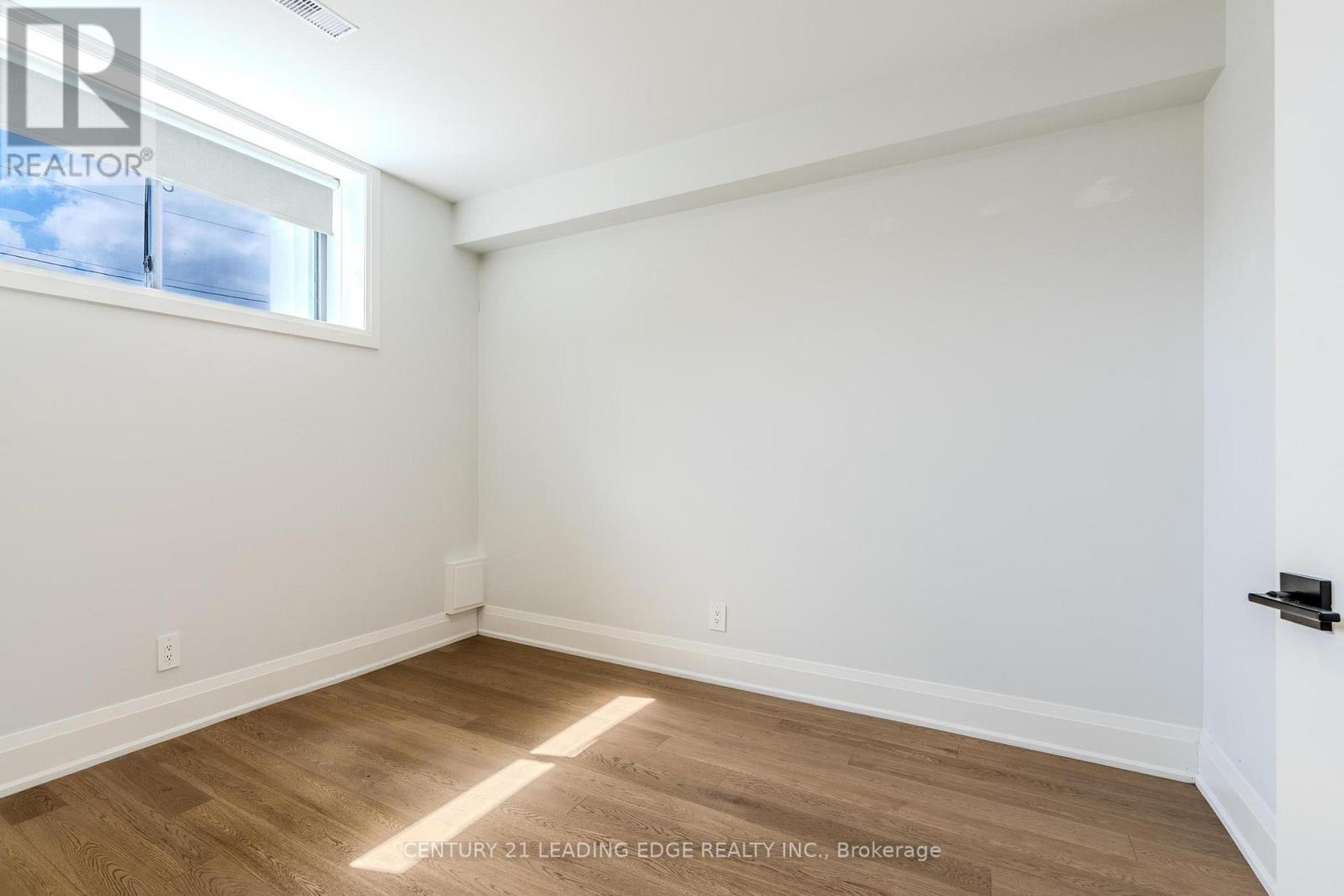 10 - 59 Charles Street, Newmarket, Ontario  L3Y 3V7 - Photo 16 - N12301180