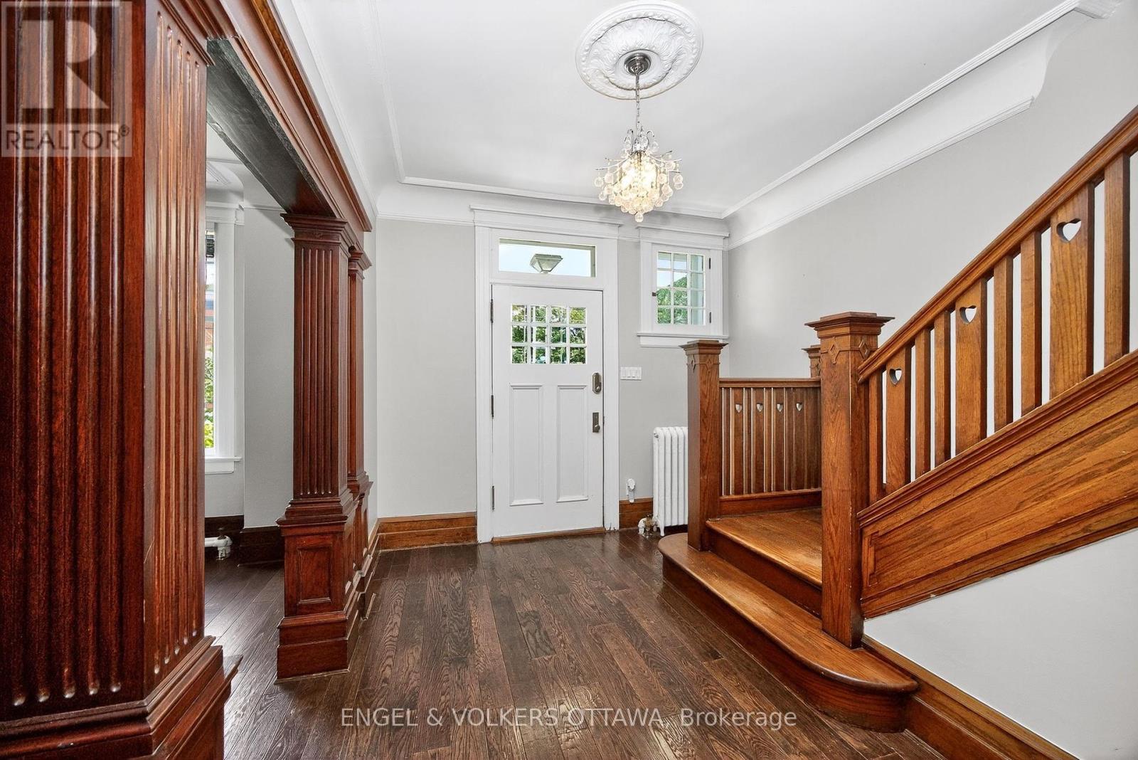 Property at 172 CARTIER STREET N image 3
