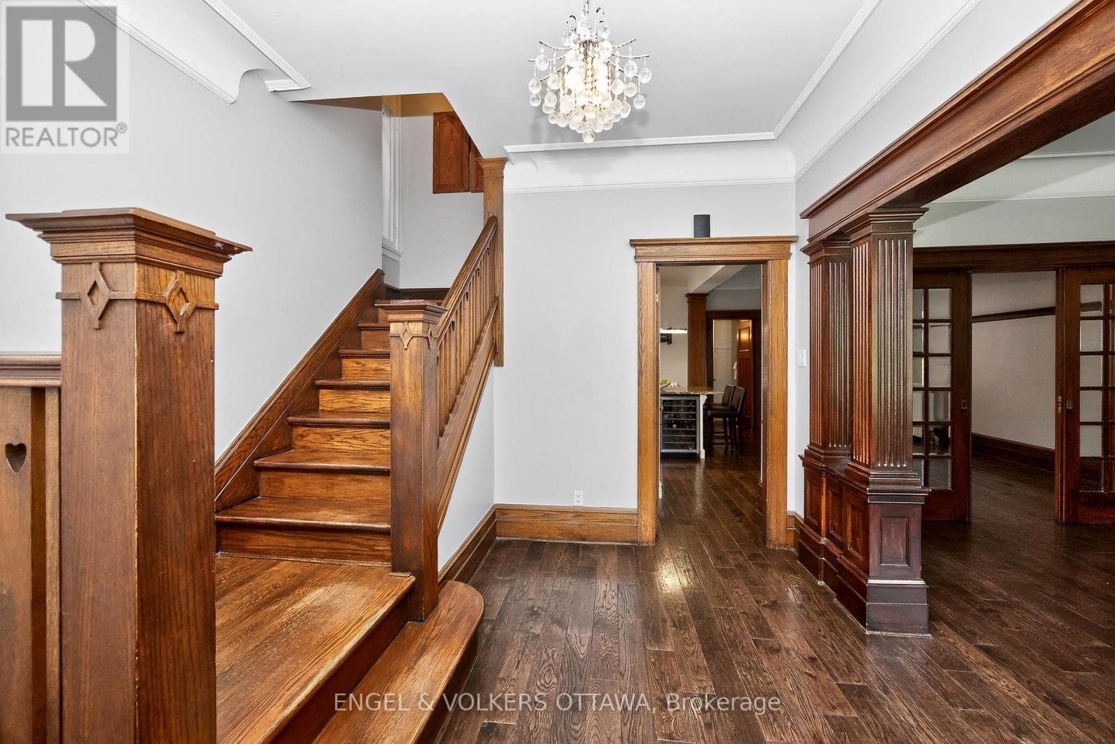 Property at 172 CARTIER STREET N image 4
