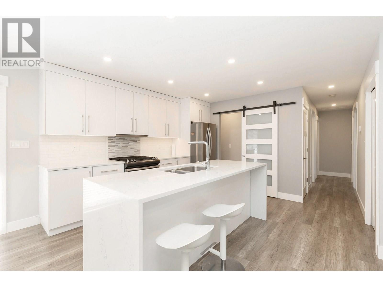 Property at 11881 229 STREET image 2
