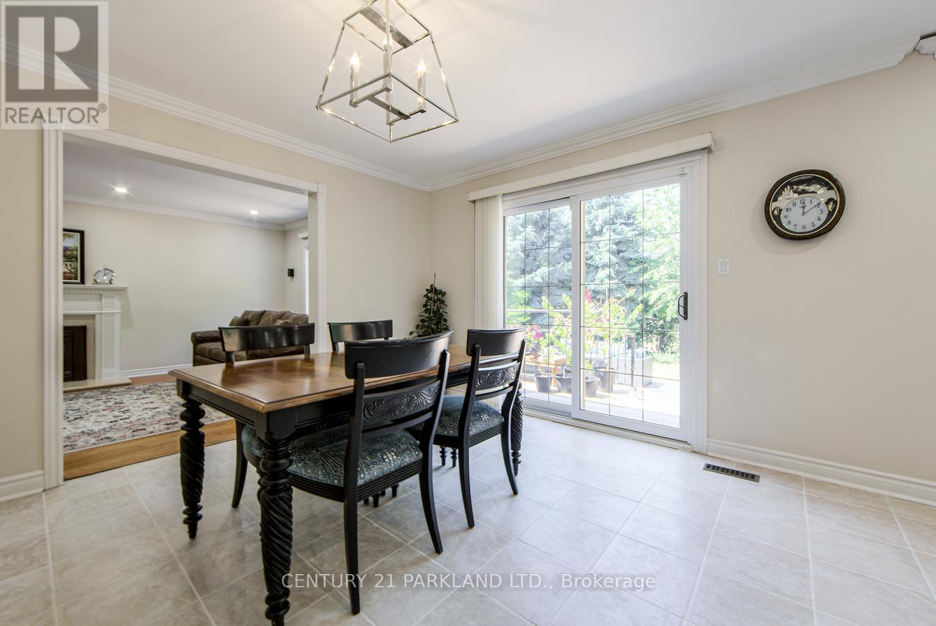 112 Strathearn Avenue, Richmond Hill, Ontario  L4B 2L2 - Photo 12 - N12301227