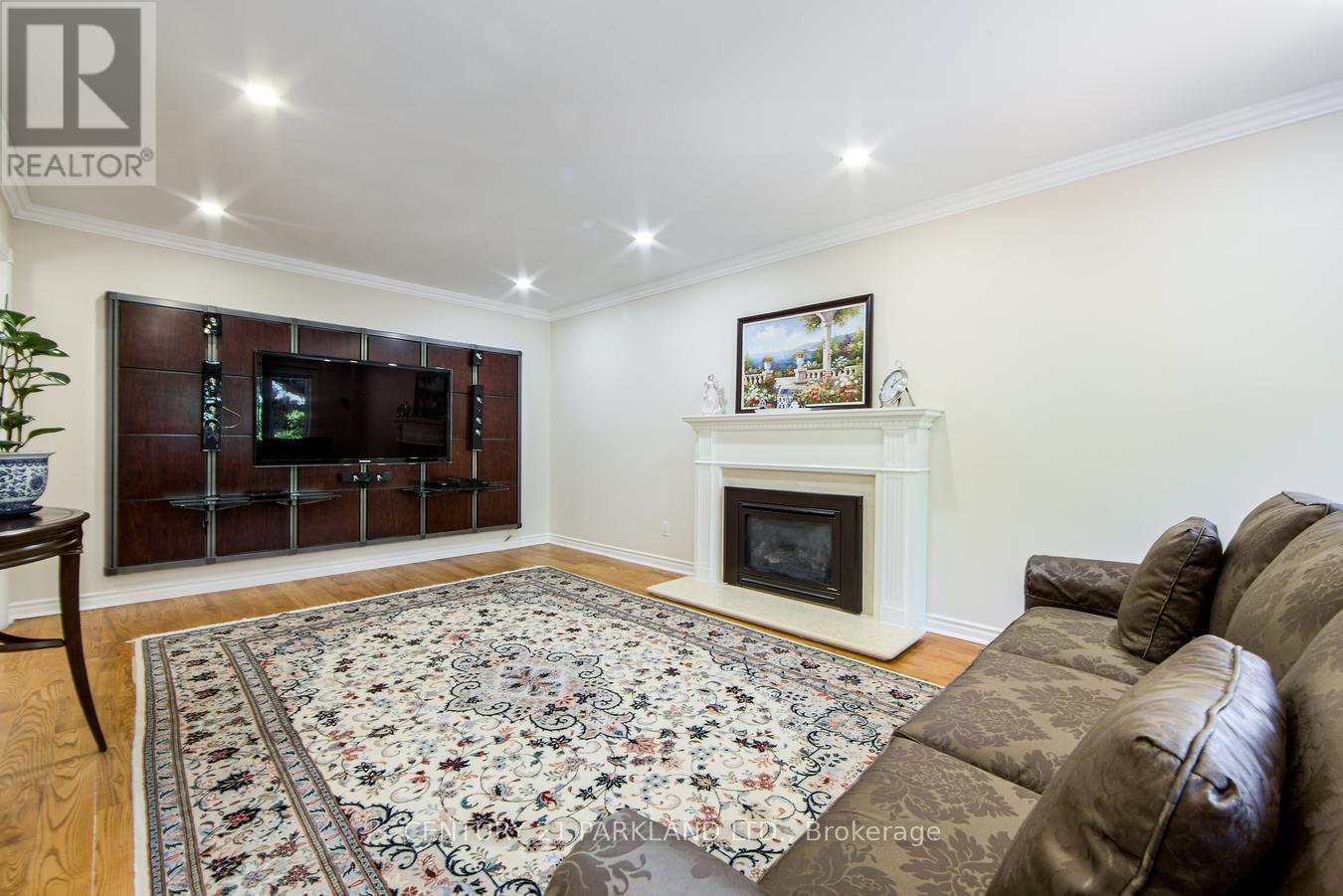 112 Strathearn Avenue, Richmond Hill, Ontario  L4B 2L2 - Photo 15 - N12301227