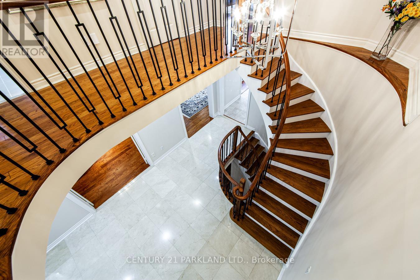 112 Strathearn Avenue, Richmond Hill, Ontario  L4B 2L2 - Photo 20 - N12301227