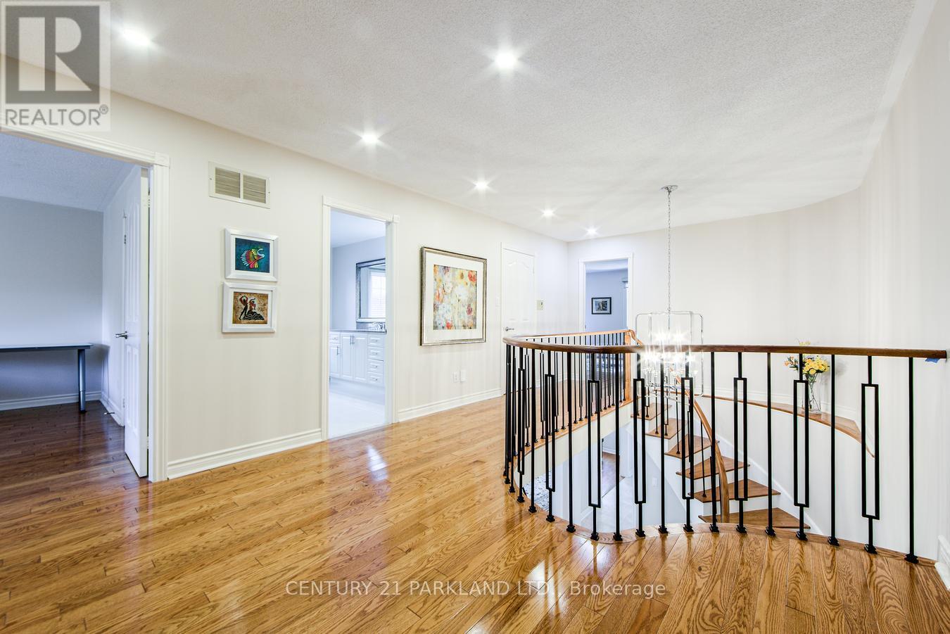 112 Strathearn Avenue, Richmond Hill, Ontario  L4B 2L2 - Photo 22 - N12301227