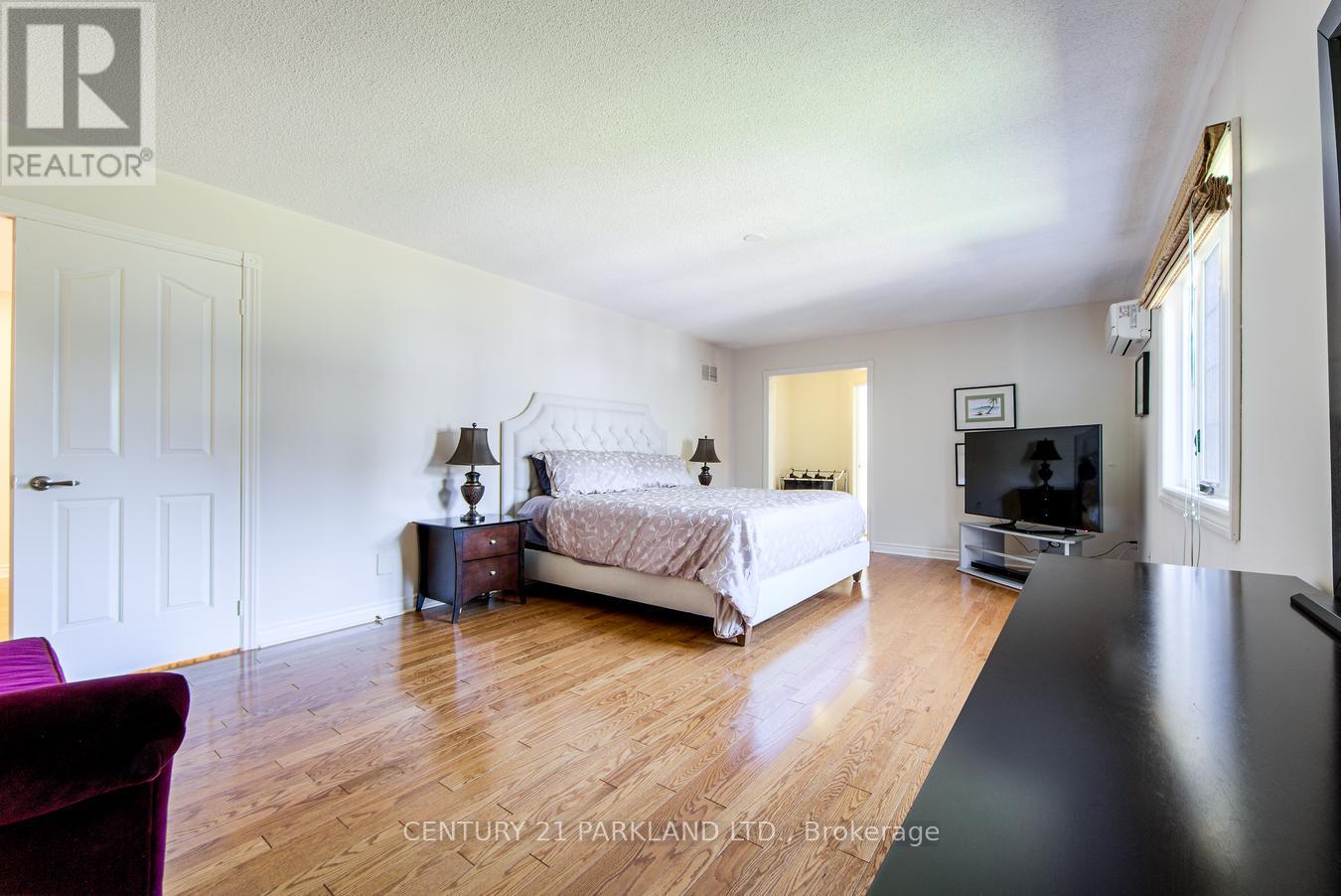 112 Strathearn Avenue, Richmond Hill, Ontario  L4B 2L2 - Photo 23 - N12301227