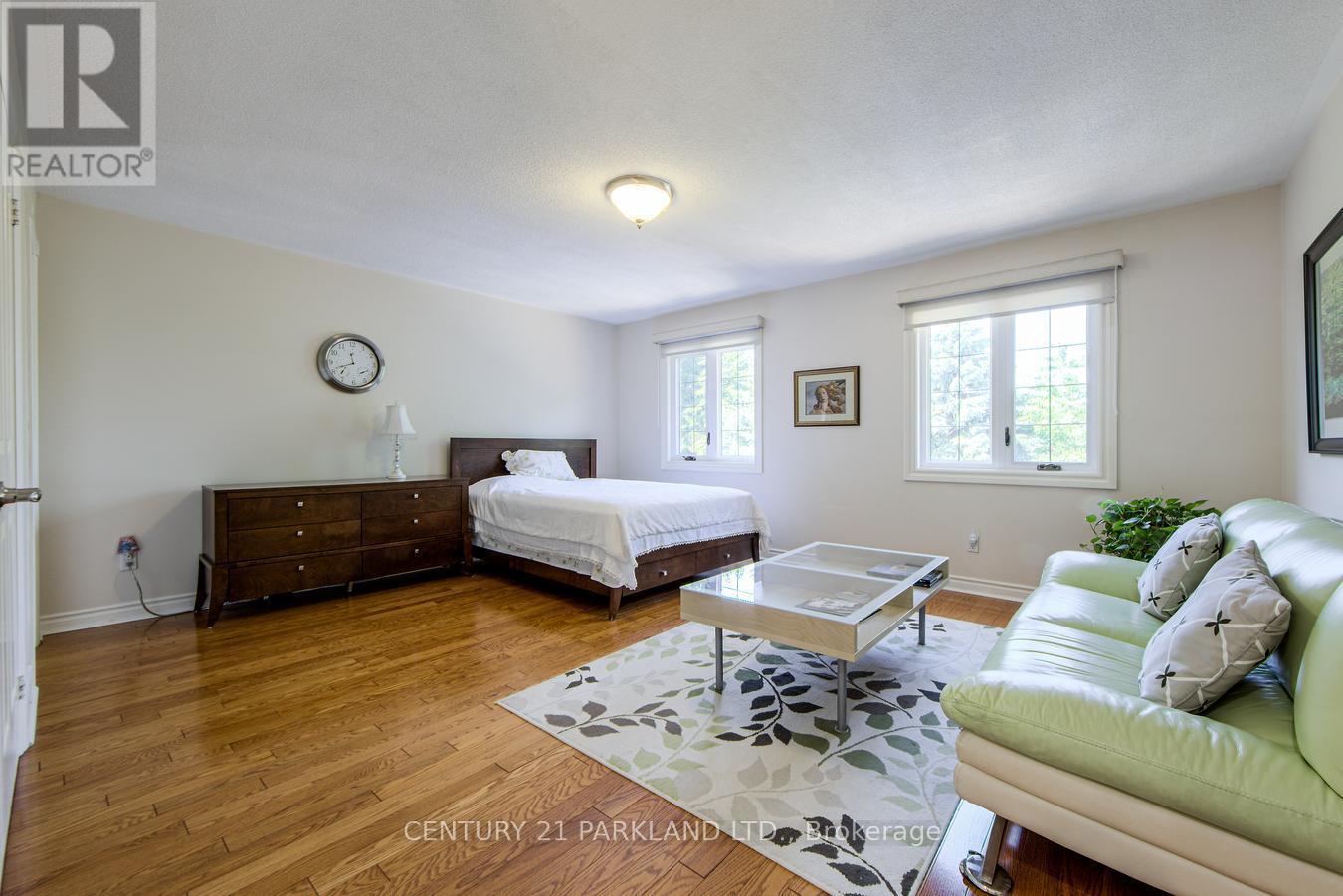 112 Strathearn Avenue, Richmond Hill, Ontario  L4B 2L2 - Photo 28 - N12301227