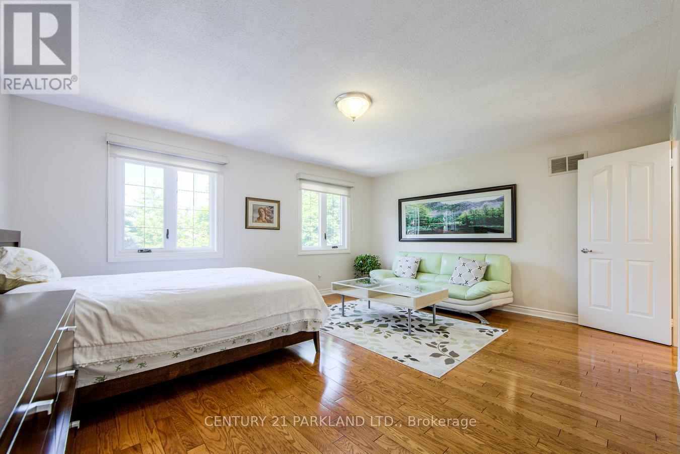 112 Strathearn Avenue, Richmond Hill, Ontario  L4B 2L2 - Photo 29 - N12301227