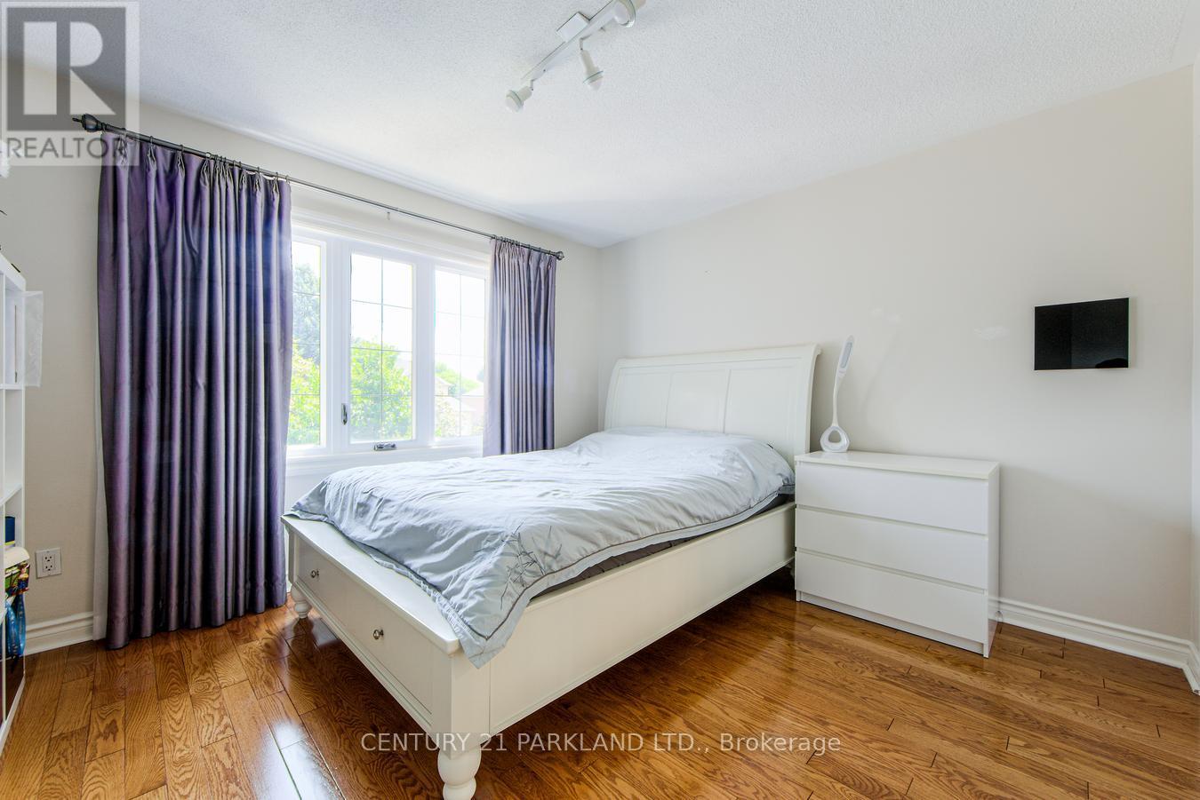 112 Strathearn Avenue, Richmond Hill, Ontario  L4B 2L2 - Photo 35 - N12301227