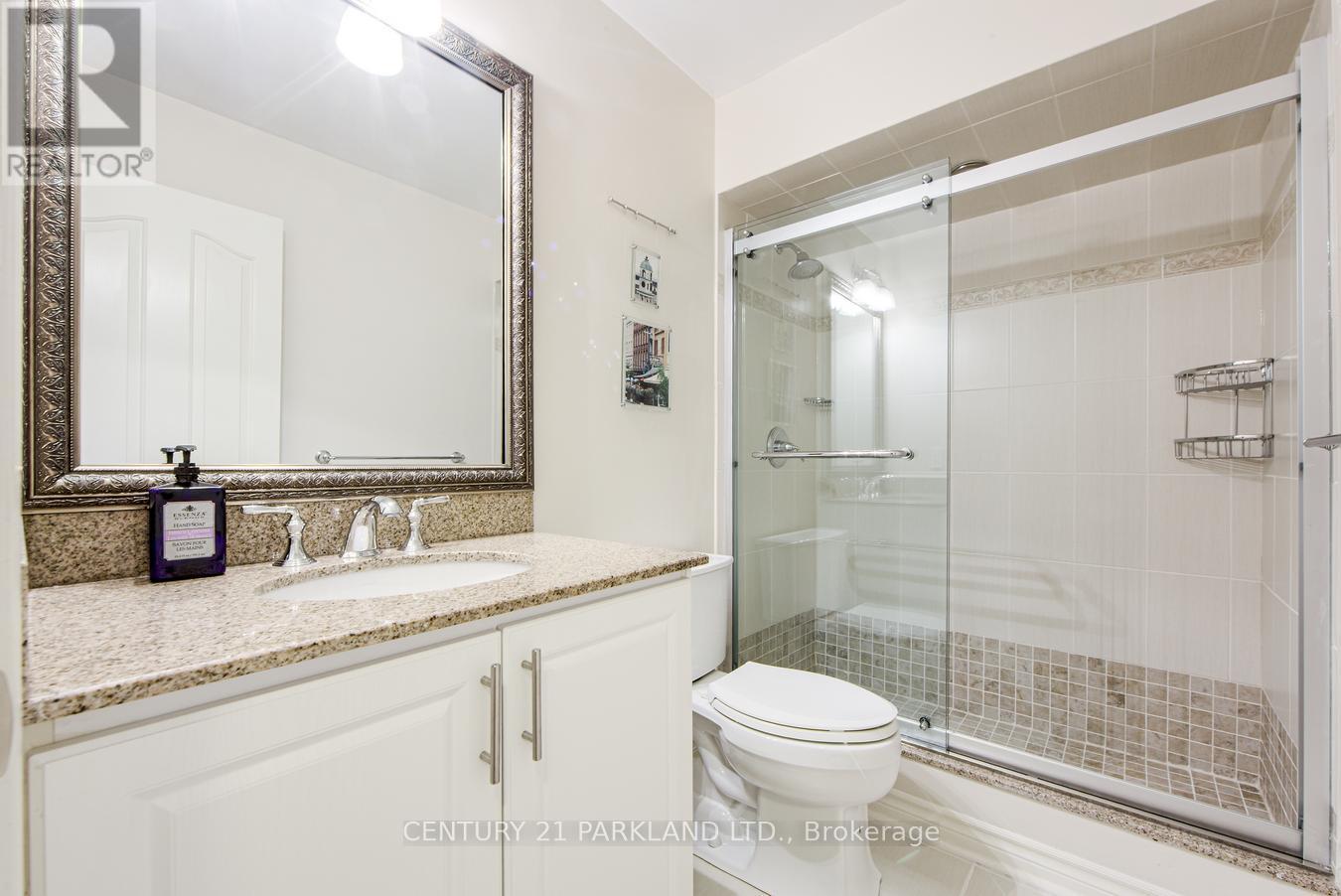 112 Strathearn Avenue, Richmond Hill, Ontario  L4B 2L2 - Photo 38 - N12301227