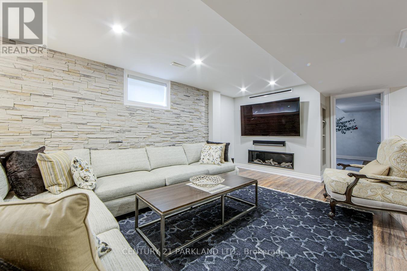 112 Strathearn Avenue, Richmond Hill, Ontario  L4B 2L2 - Photo 40 - N12301227