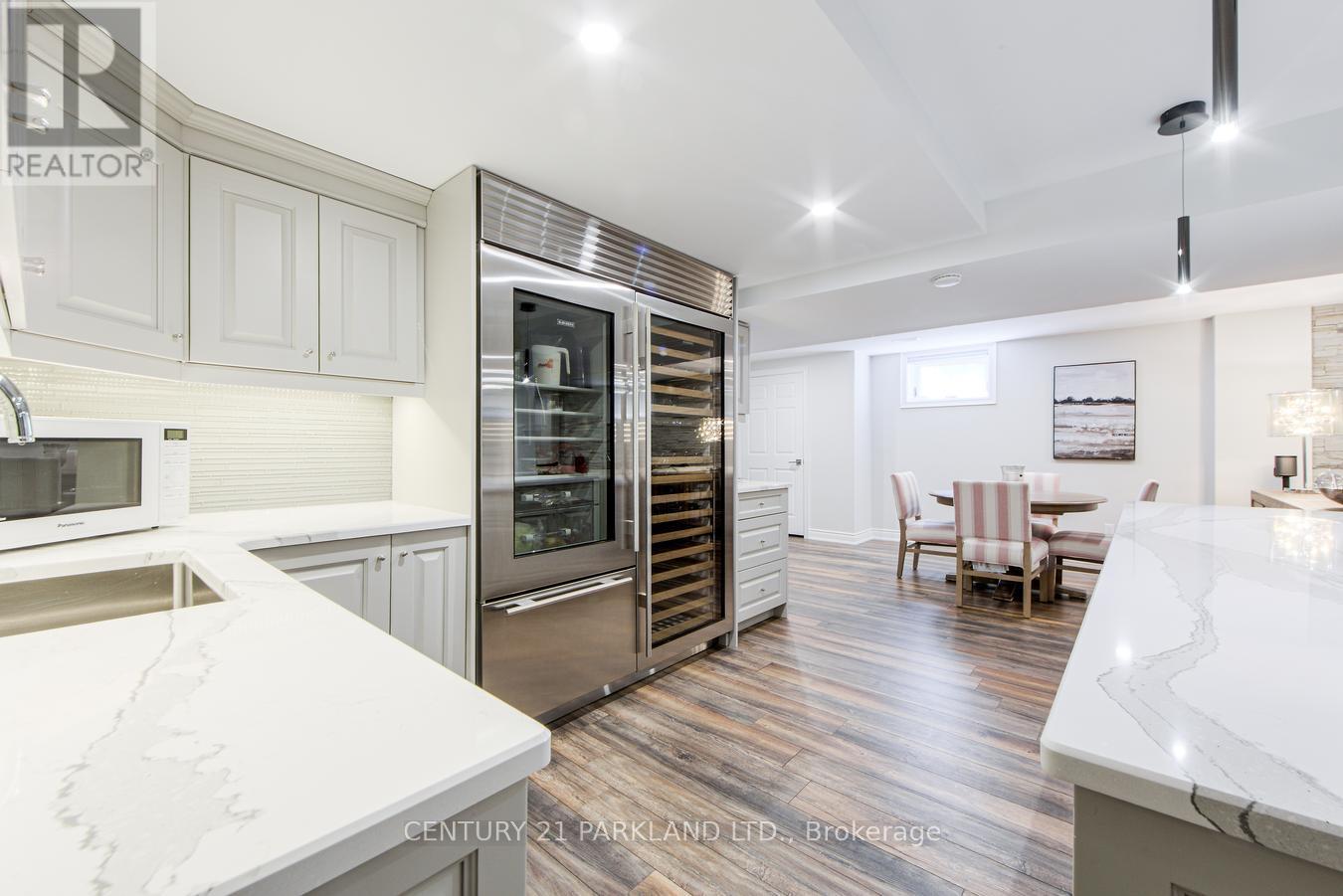 112 Strathearn Avenue, Richmond Hill, Ontario  L4B 2L2 - Photo 43 - N12301227