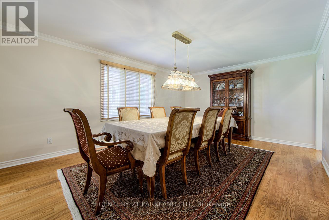 112 Strathearn Avenue, Richmond Hill, Ontario  L4B 2L2 - Photo 7 - N12301227