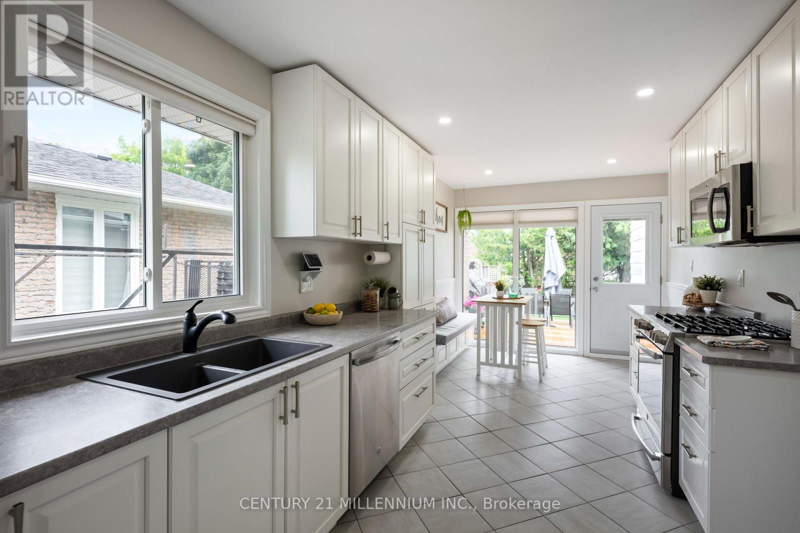 33 Caledonia Road, Orangeville, Ontario  L9W 2V2 - Photo 8 - W12283618