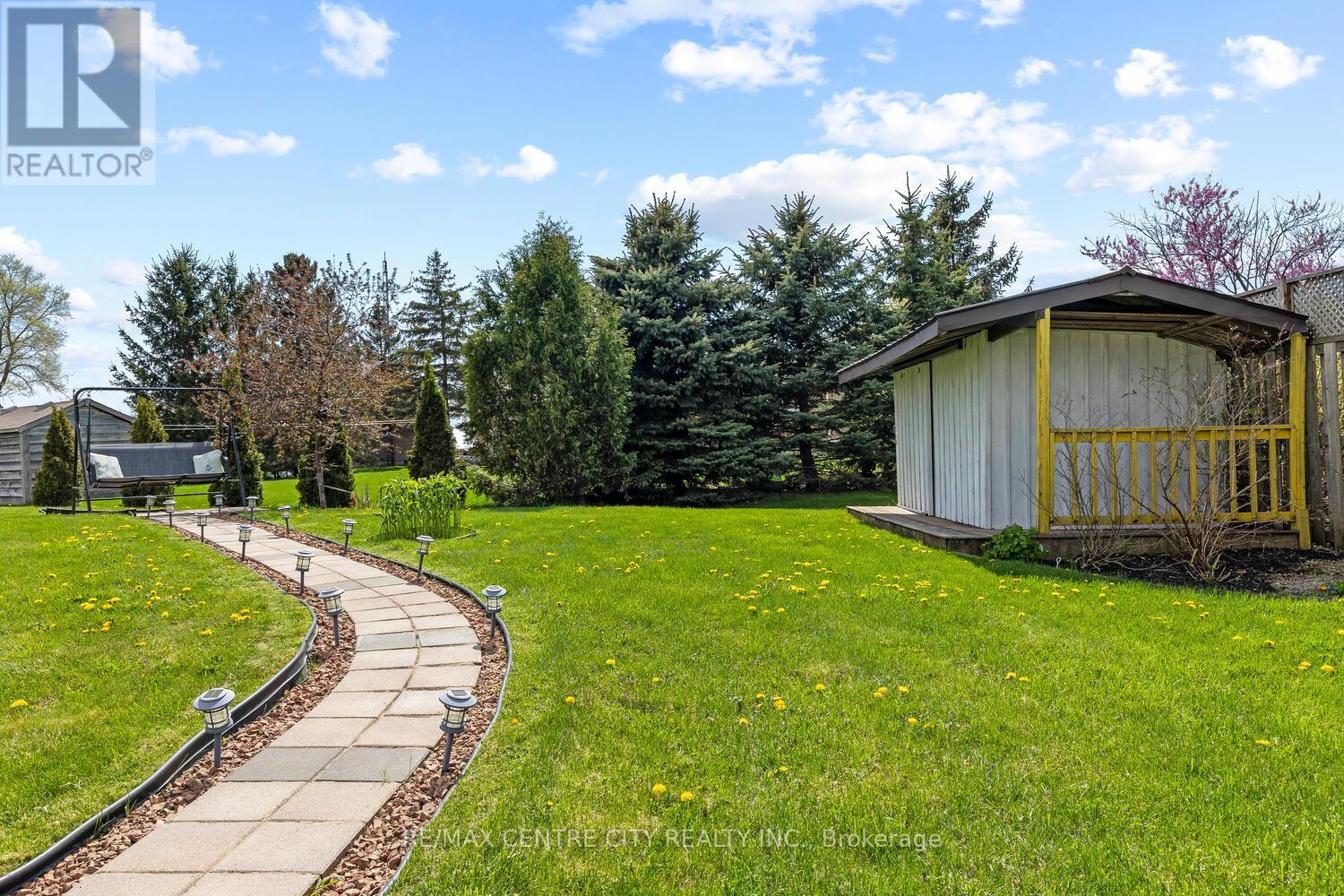 5623 Chriselle Place, Lucan Biddulph, Ontario  N0M 2J0 - Photo 24 - X12136647