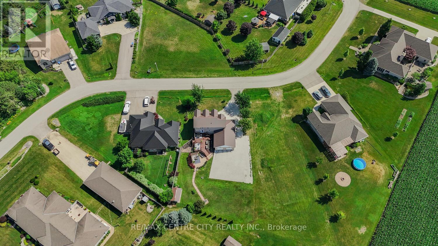 5623 Chriselle Place, Lucan Biddulph, Ontario  N0M 2J0 - Photo 33 - X12136647