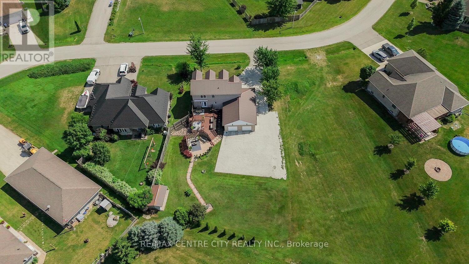 5623 Chriselle Place, Lucan Biddulph, Ontario  N0M 2J0 - Photo 31 - X12136647