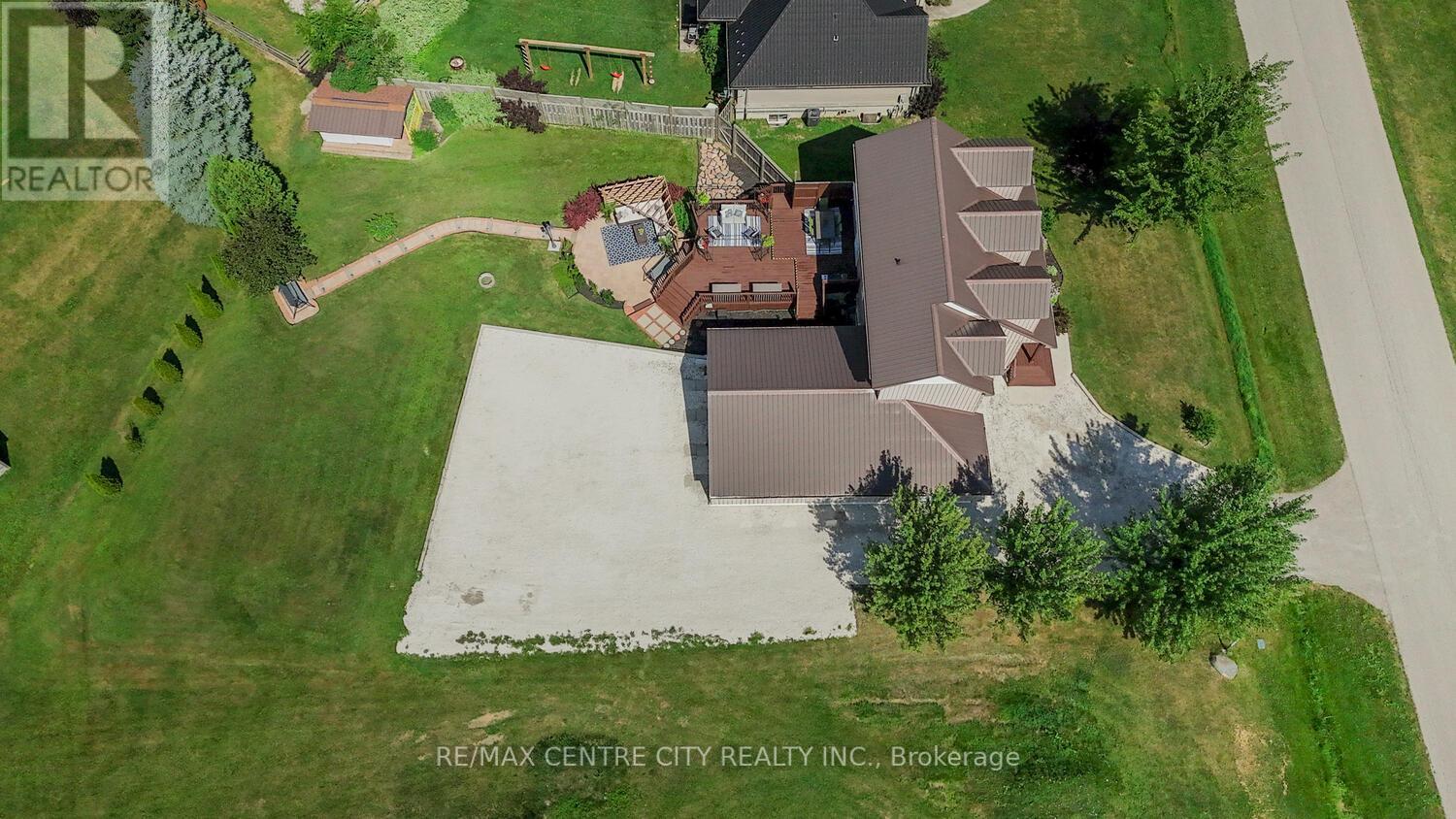 5623 Chriselle Place, Lucan Biddulph, Ontario  N0M 2J0 - Photo 29 - X12136647