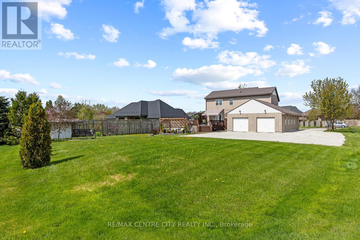 5623 Chriselle Place, Lucan Biddulph, Ontario  N0M 2J0 - Photo 25 - X12136647