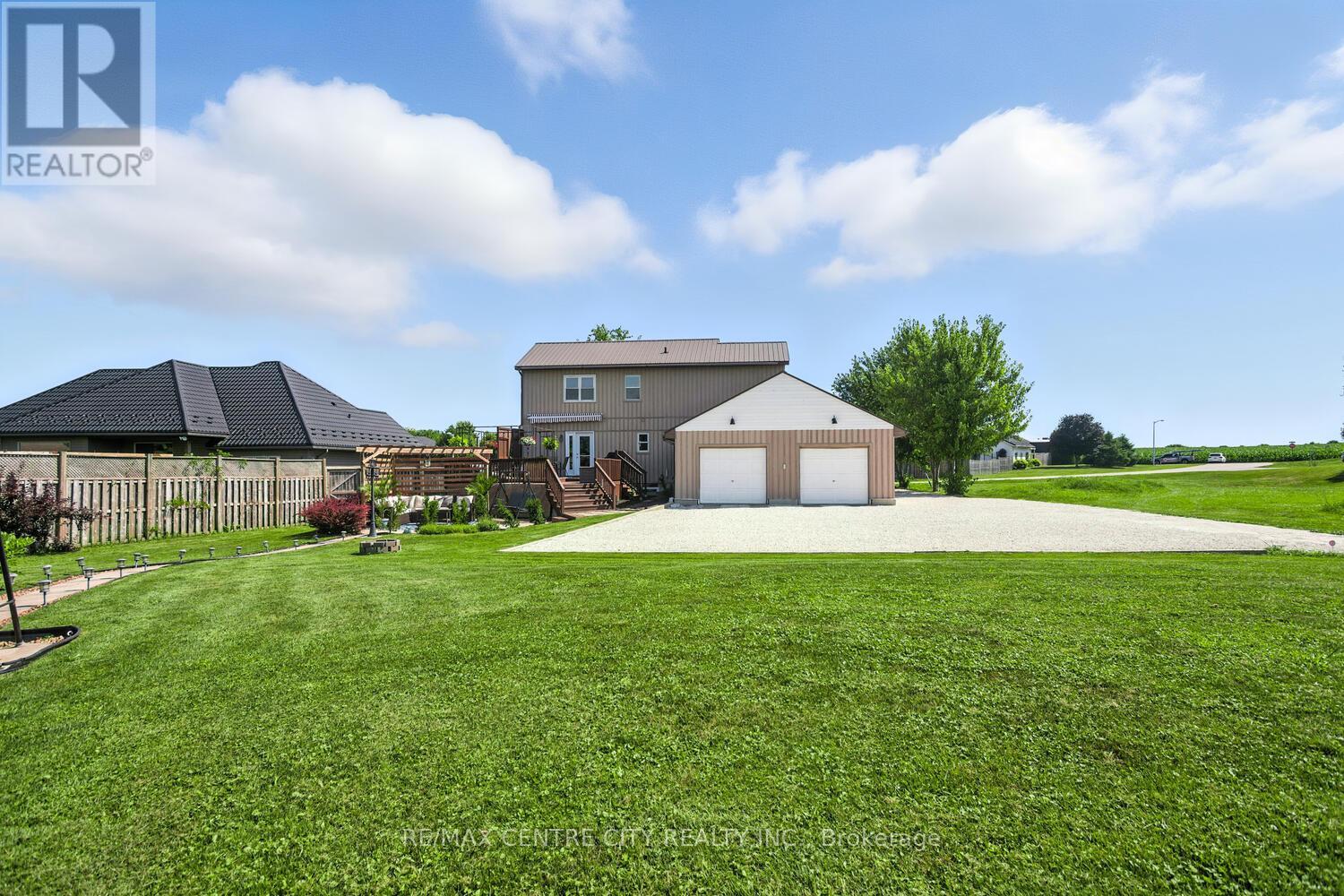 5623 Chriselle Place, Lucan Biddulph, Ontario  N0M 2J0 - Photo 37 - X12136647