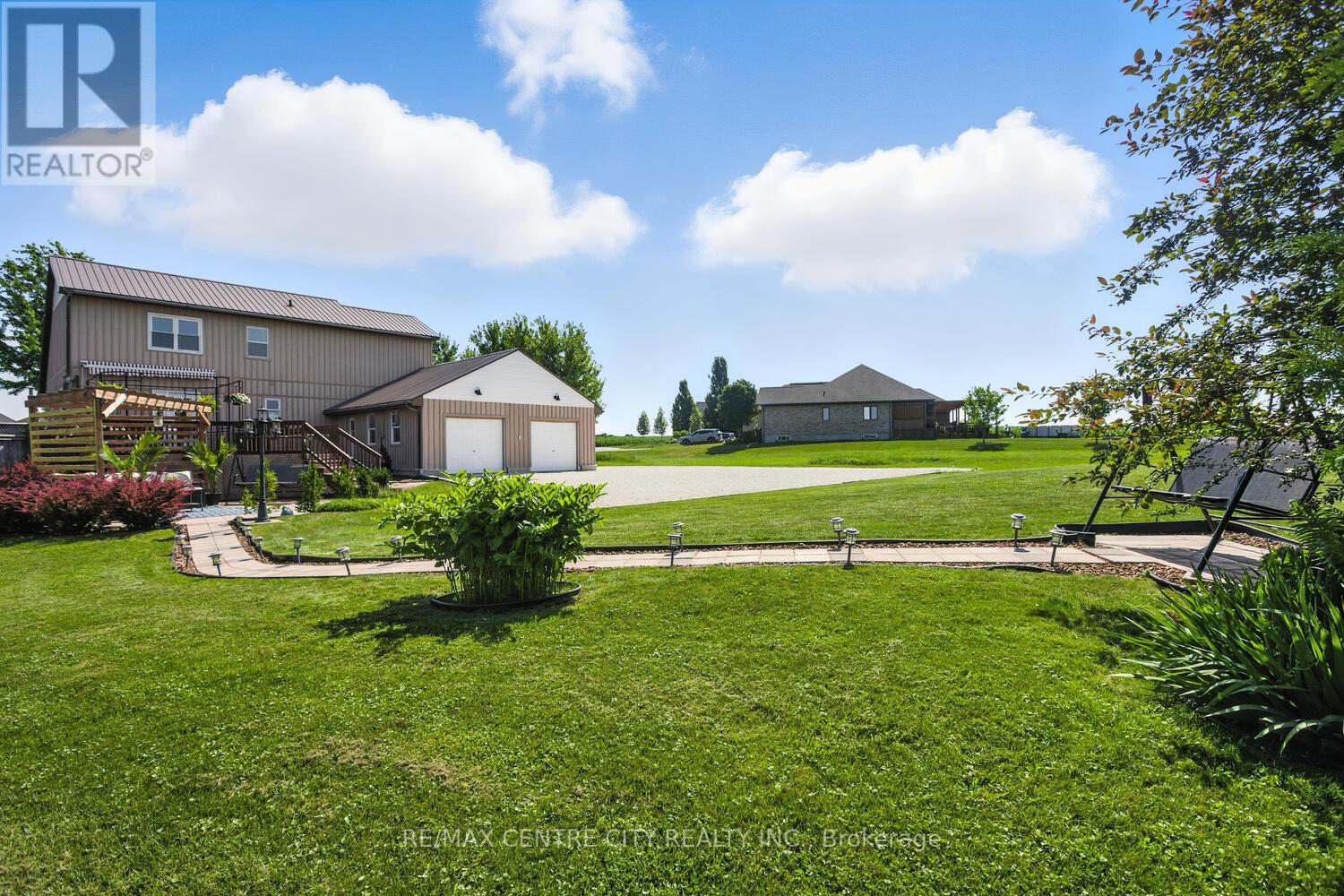 5623 Chriselle Place, Lucan Biddulph, Ontario  N0M 2J0 - Photo 38 - X12136647