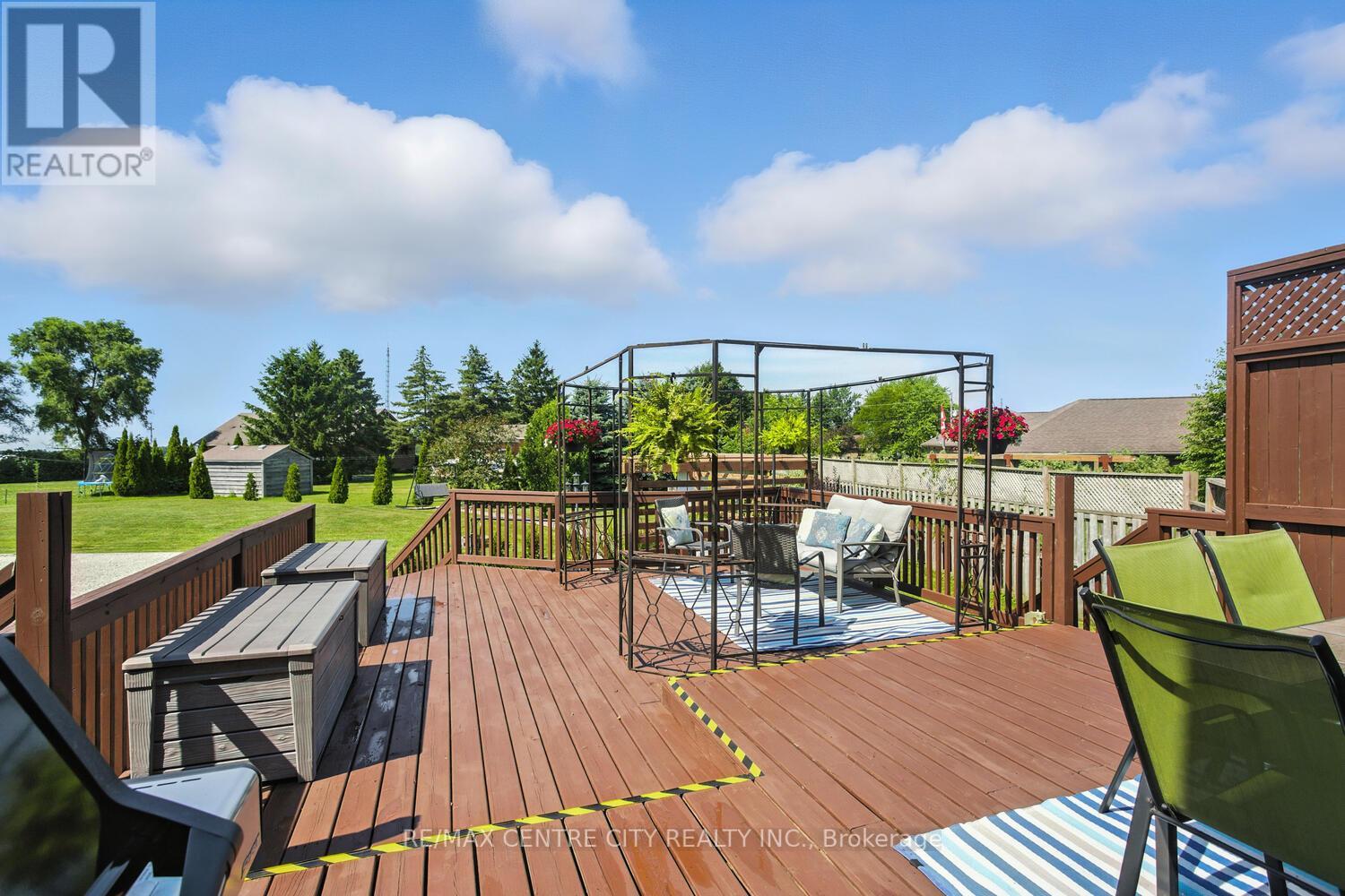 5623 Chriselle Place, Lucan Biddulph, Ontario  N0M 2J0 - Photo 44 - X12136647