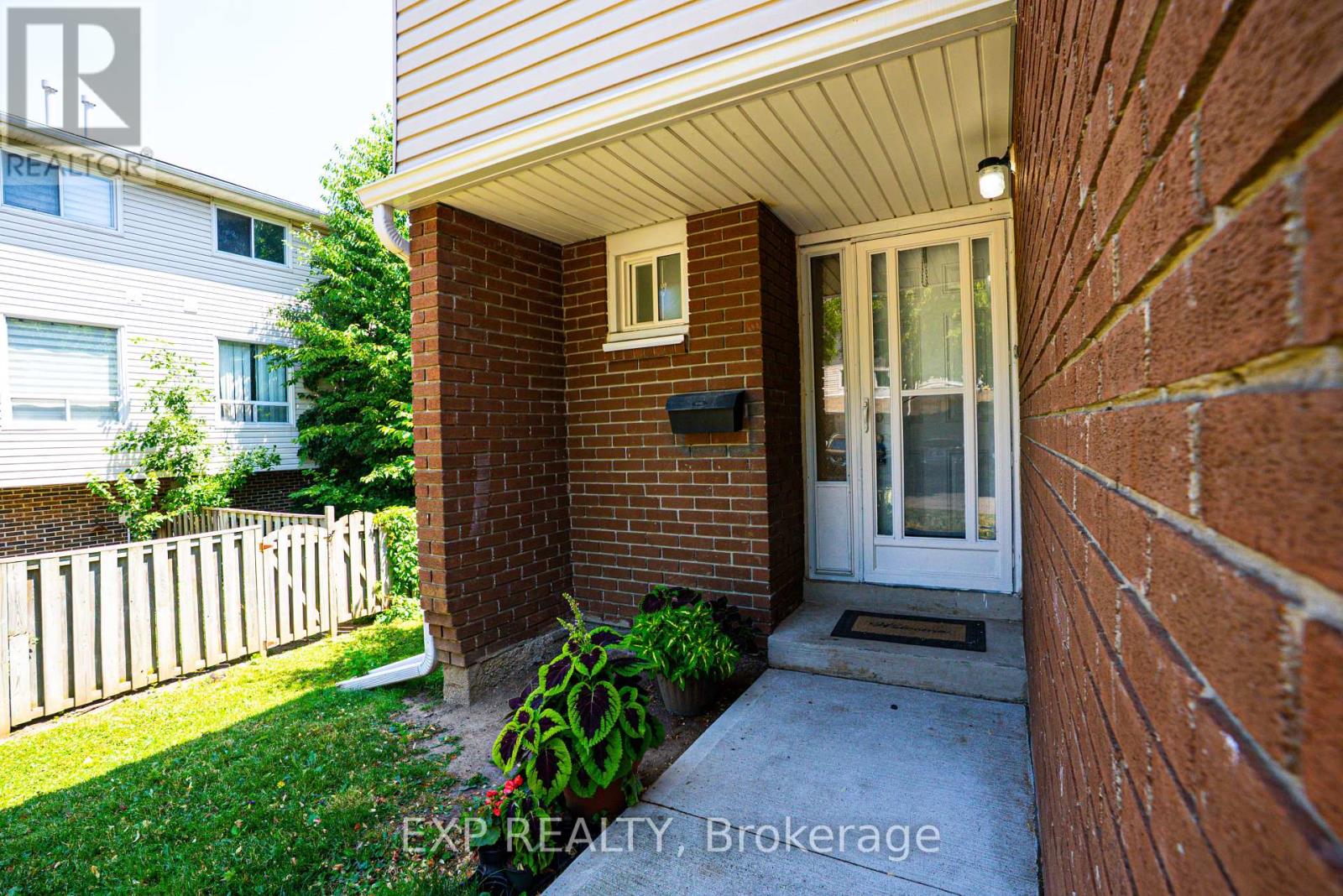 Property at 56 FRANKLIN COURT image 3