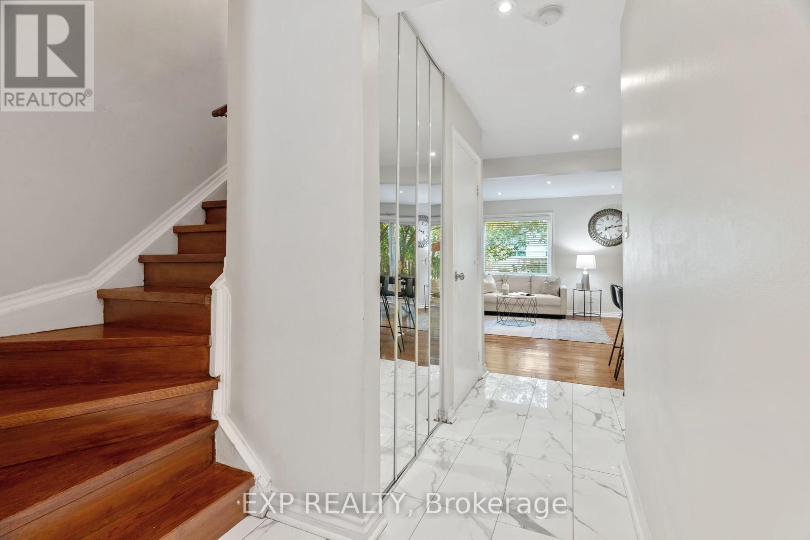 Property at 56 FRANKLIN COURT image 4
