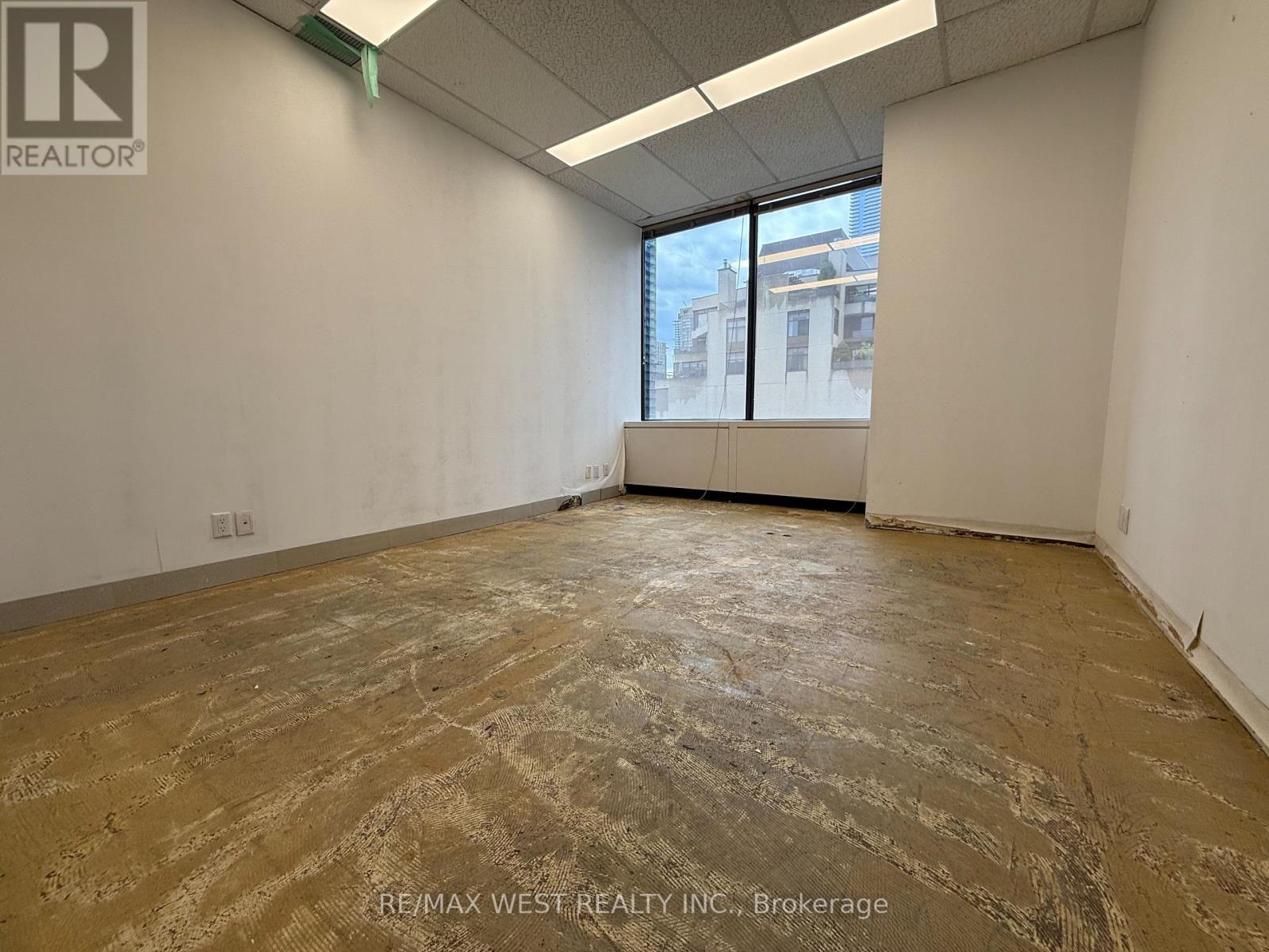 920 - 920 Yonge Street, Toronto, Ontario  M4W 3C7 - Photo 4 - C12301257