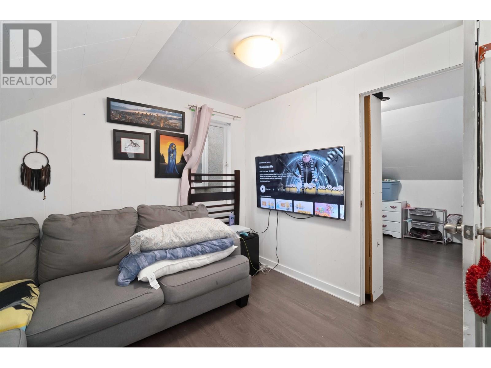 5735 Earles Street, Vancouver, British Columbia  V5R 3S4 - Photo 11 - R3029712