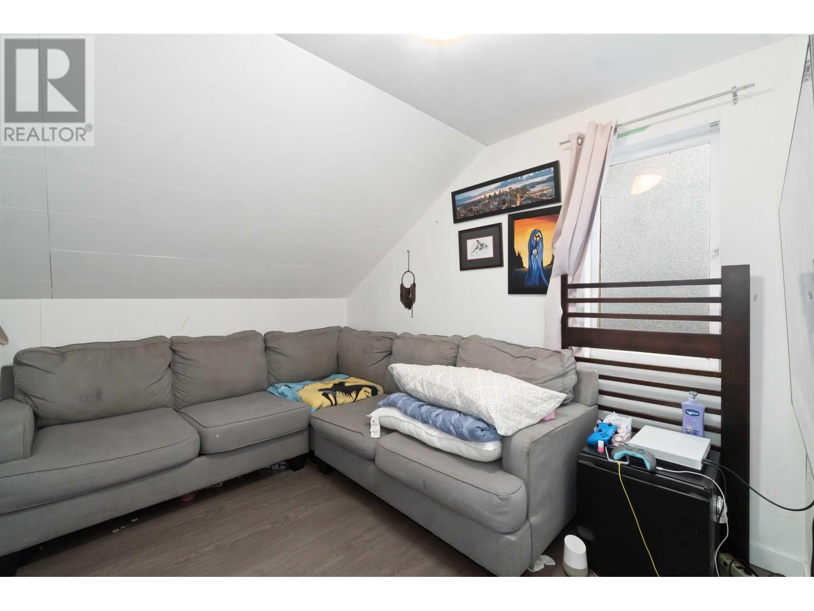 5735 Earles Street, Vancouver, British Columbia  V5R 3S4 - Photo 12 - R3029712