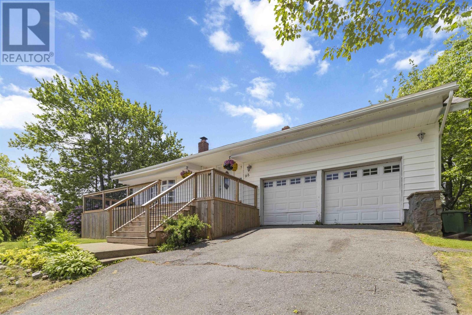 Property at 98 Wildwood Boulevard image 3