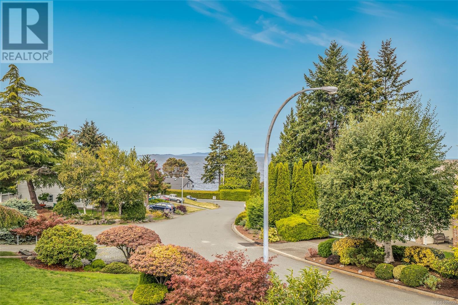 Property at 143 Heritage Dr image 2