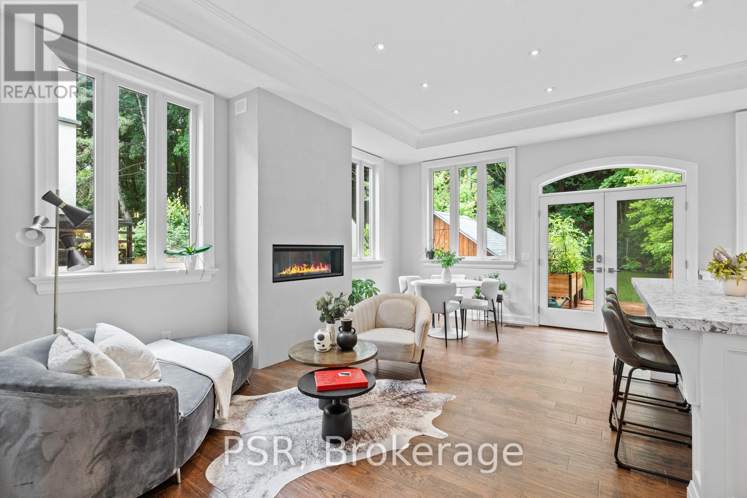 76 South Kingsway, Toronto, Ontario  M6S 3T3 - Photo 10 - W12301296