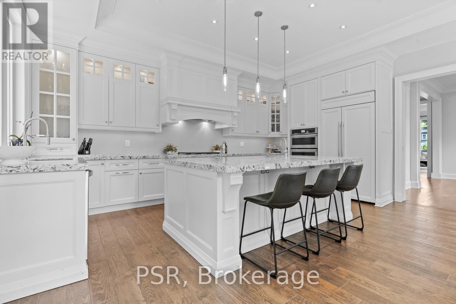 76 South Kingsway, Toronto, Ontario  M6S 3T3 - Photo 16 - W12301296