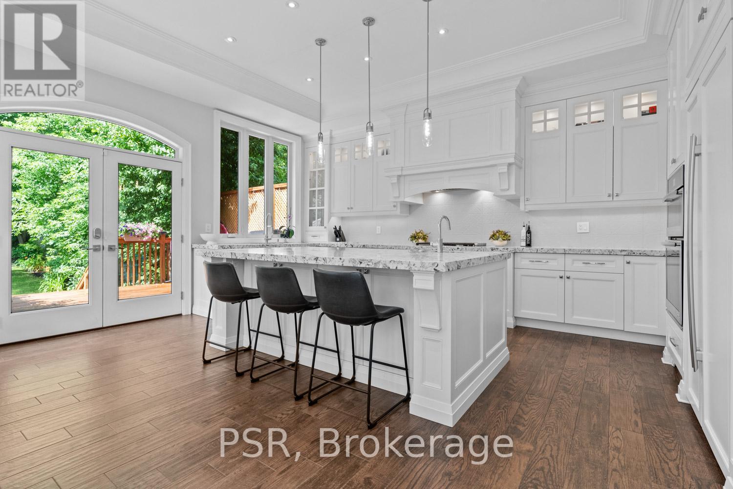76 South Kingsway, Toronto, Ontario  M6S 3T3 - Photo 17 - W12301296