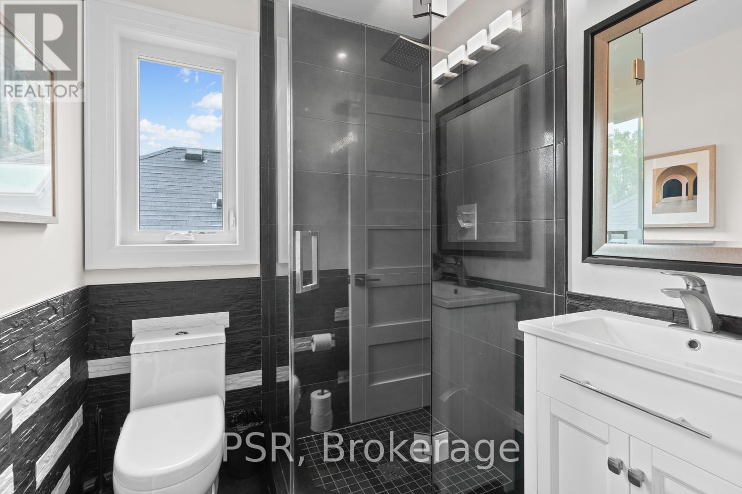 76 South Kingsway, Toronto, Ontario  M6S 3T3 - Photo 38 - W12301296